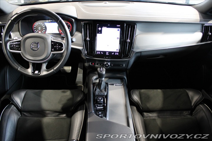 Volvo V90 D5 AWD R-Design PilotA / 2019