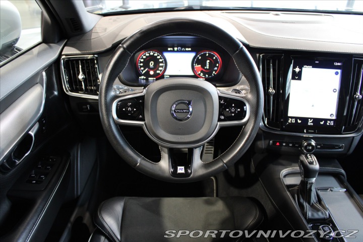 Volvo V90 D5 AWD R-Design PilotA / 2019