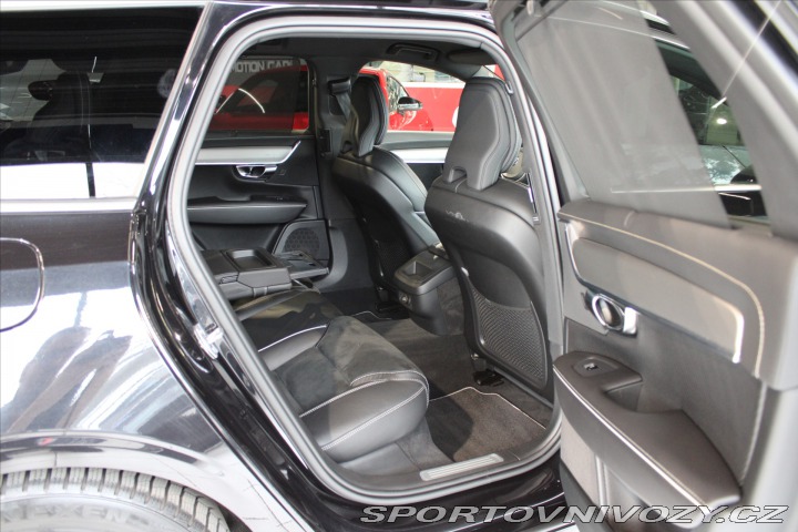 Volvo V90 D5 AWD R-Design PilotA / 2019