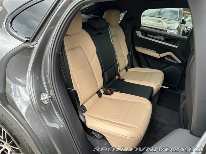 Porsche Cayenne E3 II Coupe Sport Chrono 2025