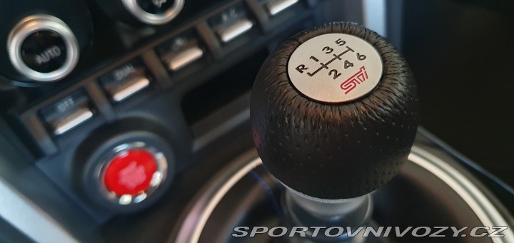 Subaru BRZ FE, raritní stav + STI 2021