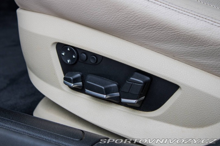 BMW 7 750i 4.4 V8 - ZÁRUKA 1 r 2011