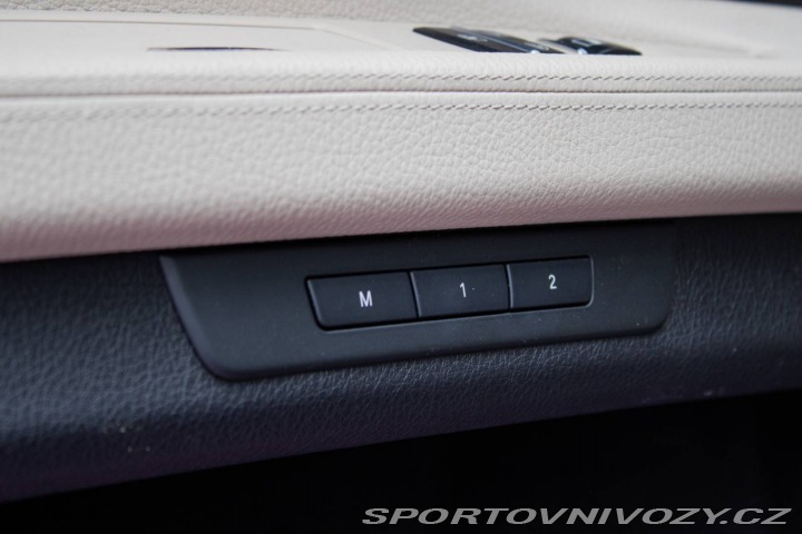 BMW 7 750i 4.4 V8 - ZÁRUKA 1 r 2011