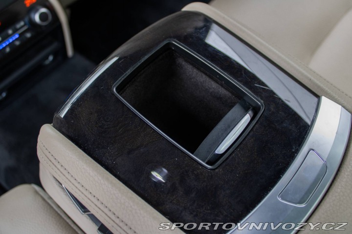 BMW 7 750i 4.4 V8 TOP Stav/SK 2011