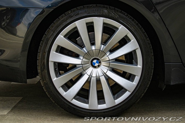 BMW 7 750i 4.4 V8 - ZÁRUKA 1 r 2011