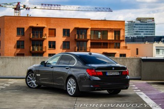 BMW 7 750i 4.4 V8 - ZÁRUKA 1 r 2011