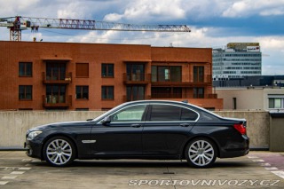 BMW 7 750i 4.4 V8 - ZÁRUKA 1 r 2011