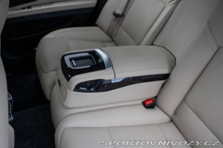 BMW 7 750i 4.4 V8 - ZÁRUKA 1 r 2011