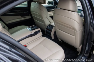 BMW 7 750i 4.4 V8 - ZÁRUKA 1 r 2011