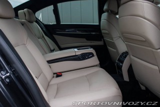 BMW 7 750i 4.4 V8 - ZÁRUKA 1 r 2011