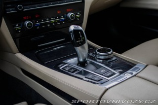 BMW 7 750i 4.4 V8 - ZÁRUKA 1 r 2011