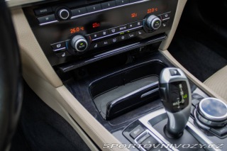 BMW 7 750i 4.4 V8 - ZÁRUKA 1 r 2011