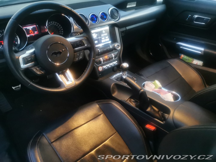 Ford Mustang 5.0 GT ,MANUÁL 2015