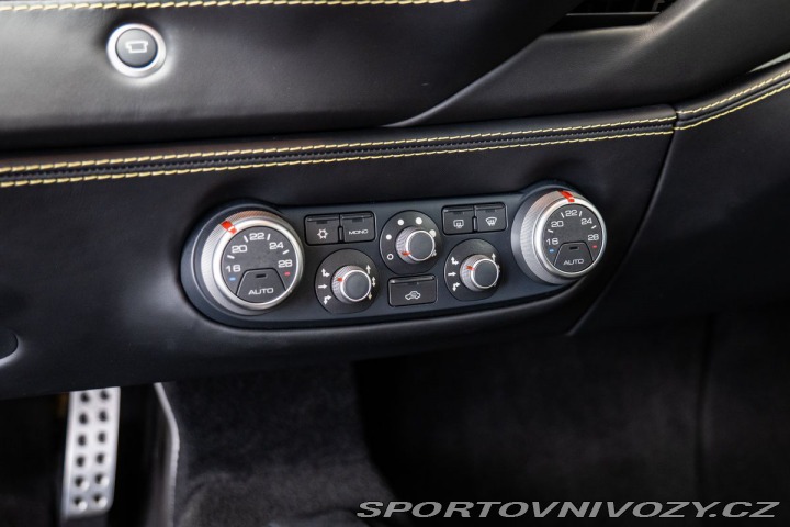Ferrari 488 Lift/Carbon/GialloModena 2016