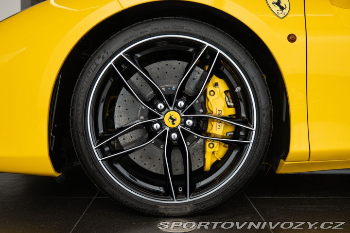 Ferrari 488 Lift/Carbon/GialloModena 2016