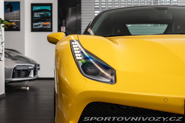 Ferrari 488 Lift/Carbon/GialloModena 2016