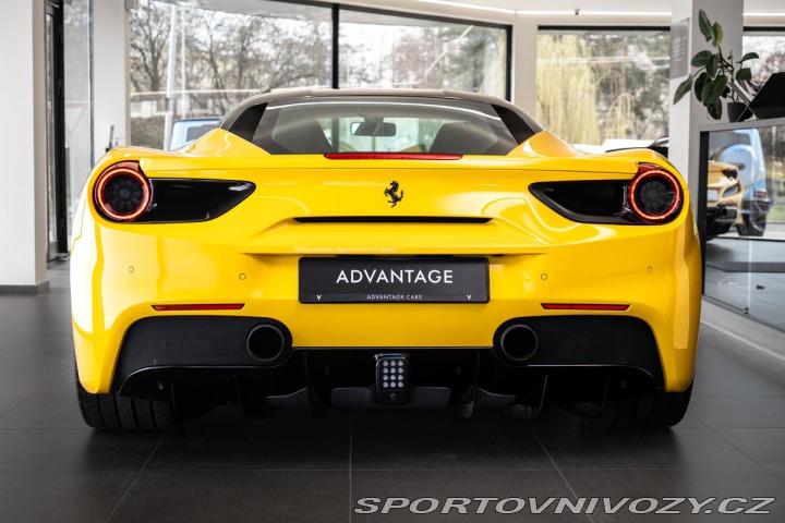 Ferrari 488 Lift/Carbon/GialloModena 2016