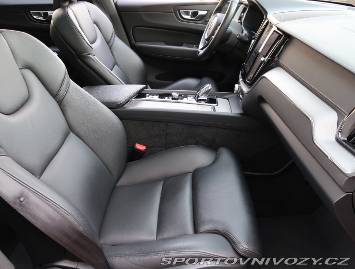 Volvo Ostatní modely XC60  T8 Twin Engine 2020