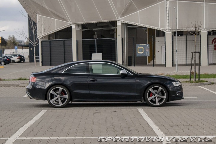Audi A5 3.0 TDI DPF quattro S tr 2012