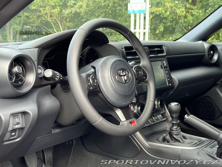 Toyota GR86 2.4 6MT Dynamic 2023