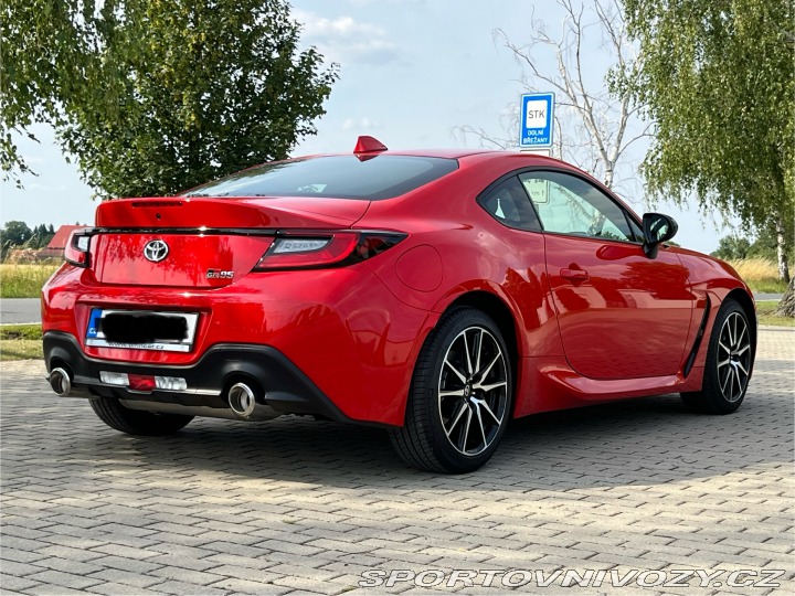 Toyota GR86 2.4 6MT Dynamic 2023