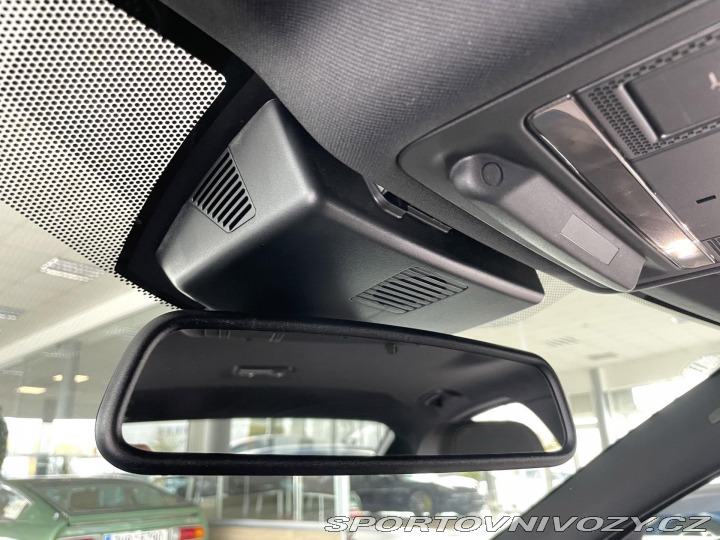Jaguar XE 25t 177kW*Aut*Xenon*Prest 2015