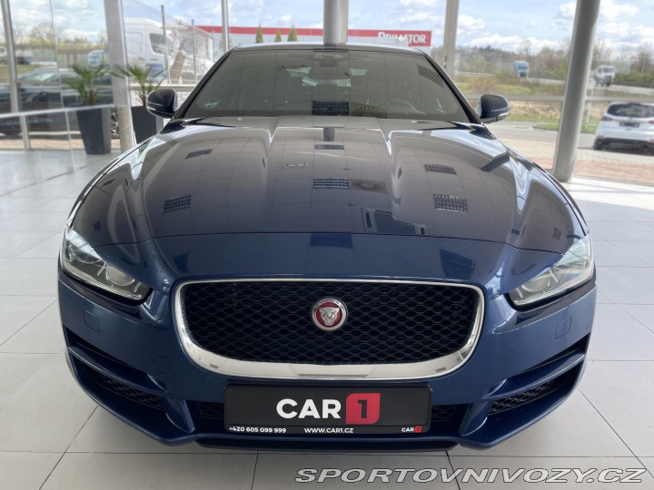 Jaguar XE 25t 177kW*Aut*Xenon*Prest 2015