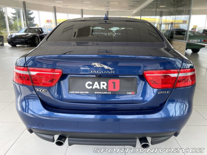 Jaguar XE 25t 177kW*Aut*Xenon*Prest 2015