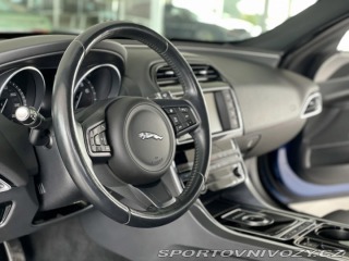 Jaguar XE 25t 177kW*Aut*Xenon*Prest 2015