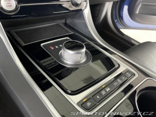 Jaguar XE 25t 177kW*Aut*Xenon*Prest 2015