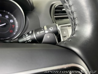 Jaguar XE 25t 177kW*Aut*Xenon*Prest 2015