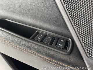 Jaguar XE 25t 177kW*Aut*Xenon*Prest 2015