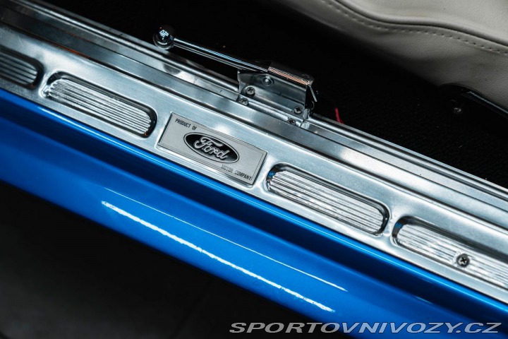 Ford Mustang Cabriolet V8, Komplet ren 1800