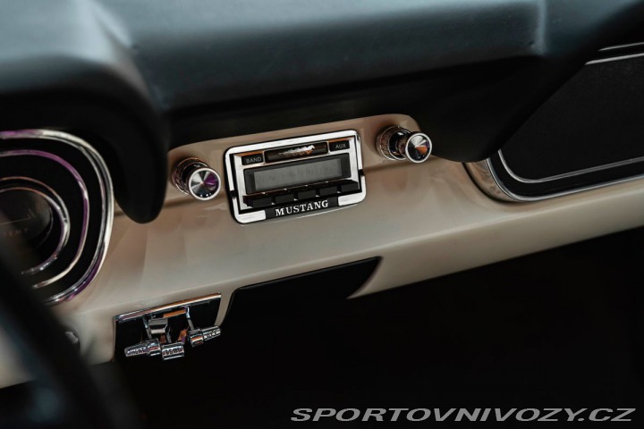 Ford Mustang Cabriolet V8, Komplet ren 1800