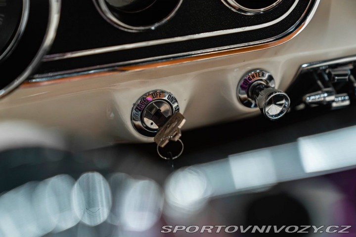 Ford Mustang Cabriolet V8, Komplet ren 1800