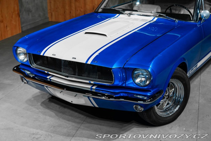 Ford Mustang Cabriolet V8, Komplet ren 1800