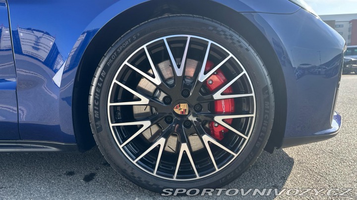 Porsche Panamera 4S E-Hybrid 2025