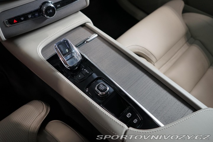 Volvo Ostatní modely XC90 T8 AWD Recharge B&W N 2024