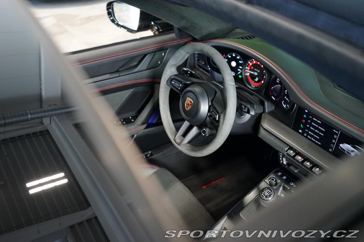 Porsche 911 Carrera 4 GTS Manuál PDLS 2022