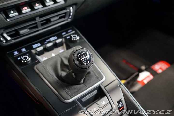 Porsche 911 Carrera 4 GTS Manuál PDLS 2022