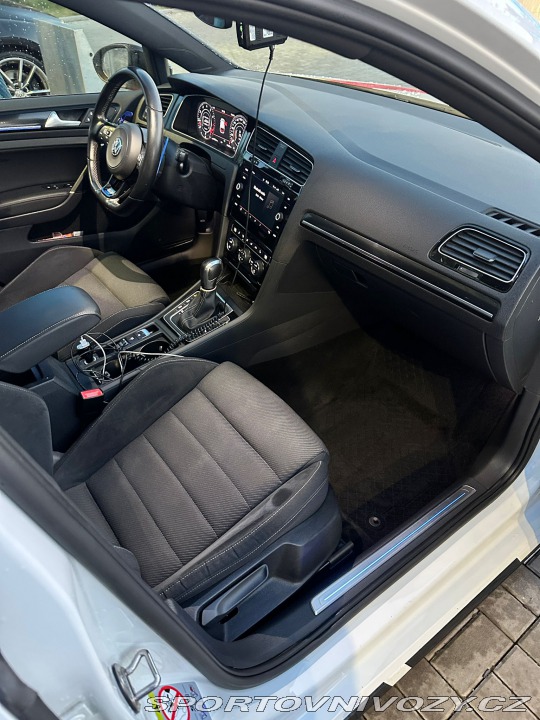 Volkswagen Golf R Performance 2021