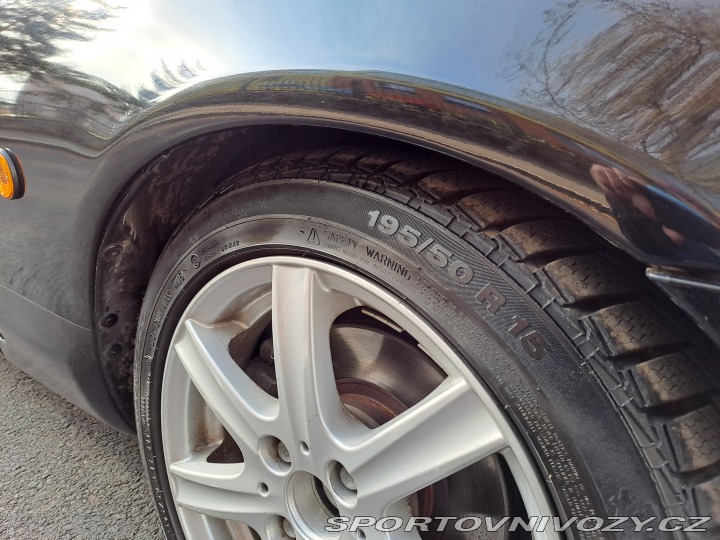 Mazda MX-5 1.9i,107kW,samosvorný dif 2004