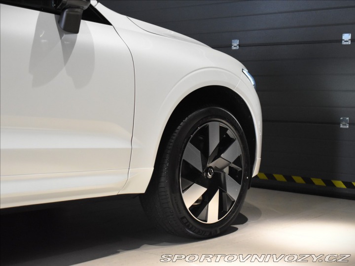 Volvo Ostatní modely XC60 2,0 T6 AWD Ultra Dark Pl 2025