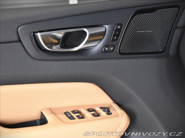 Volvo Ostatní modely XC60 2,0 T6 AWD Ultra Dark Pl 2025