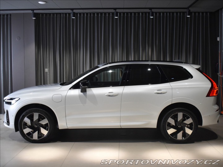 Volvo Ostatní modely XC60 2,0 T6 AWD Ultra Dark Pl 2025
