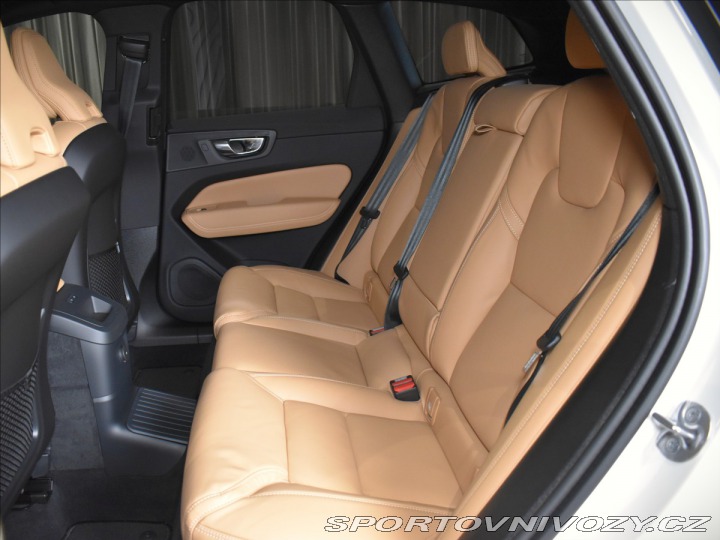 Volvo Ostatní modely XC60 2,0 T6 AWD Ultra Dark Pl 2025