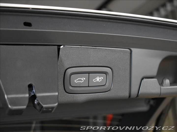 Volvo Ostatní modely XC60 2,0 T6 AWD Ultra Dark Pl 2025