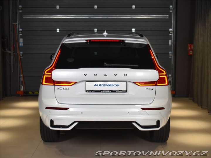 Volvo Ostatní modely XC60 2,0 T6 AWD Ultra Dark Pl 2025