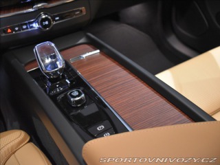 Volvo Ostatní modely XC60 2,0 T6 AWD Ultra Dark  Pl 2025