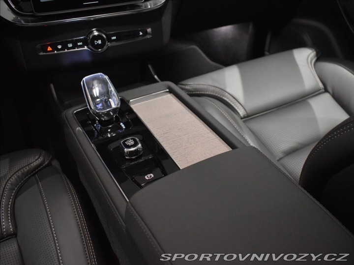 Volvo Ostatní modely XC90 2,0 T8 AWD Plus Bright P 2025
